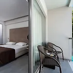 Oktober Downtown Boutique 3*