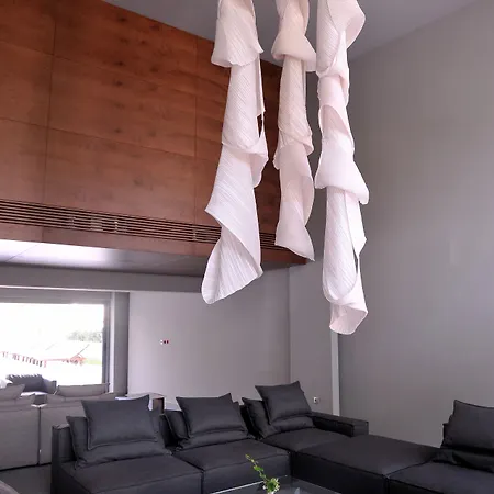 Oktober Downtown Hotel 3*