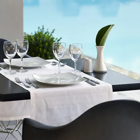 Hotel Oktober Downtown