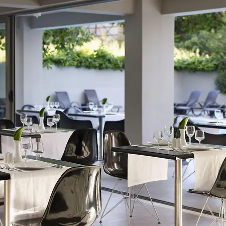 Hotel Oktober Downtown 3*