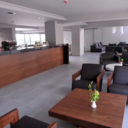 Hotel Oktober Downtown 3*