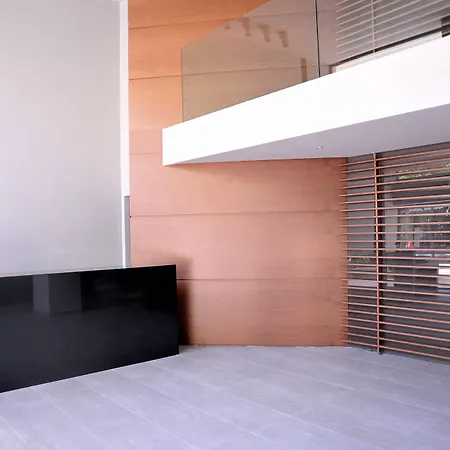 Oktober Downtown Hotel 3*