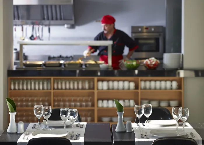 Oktober Downtown Boutique Hotel 3*