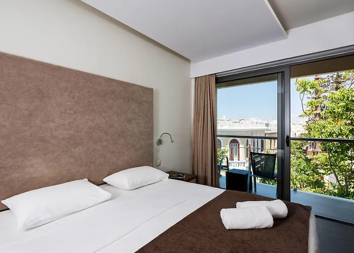 Oktober Downtown Boutique 3*