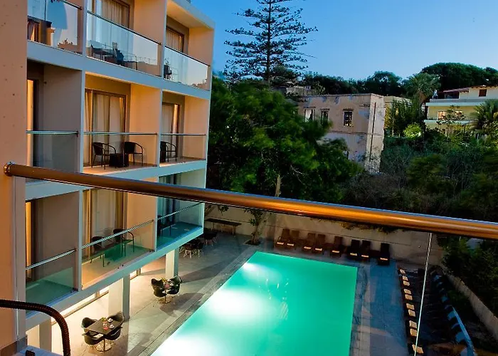 Oktober Downtown Boutique Hotel 3*