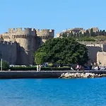 Oktober Downtown Rhodes City