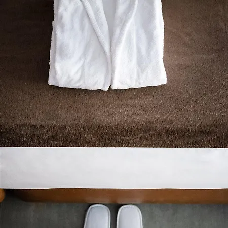 Oktober Downtown Boutique Hotel 3*