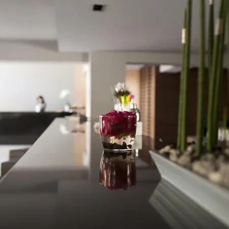 Oktober Downtown Boutique 酒店 3*