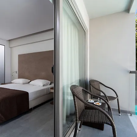 Oktober Downtown Boutique 3*