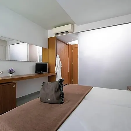 Oktober Downtown Boutique Hotel 3*