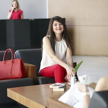 Oktober Downtown Boutique Hotell 3*