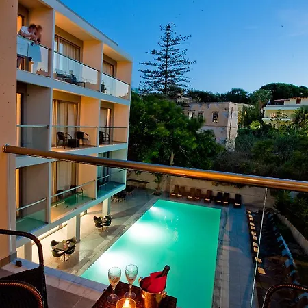 Oktober Downtown Boutique Hotell 3*