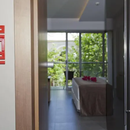 Oktober Downtown Boutique Отель Родос