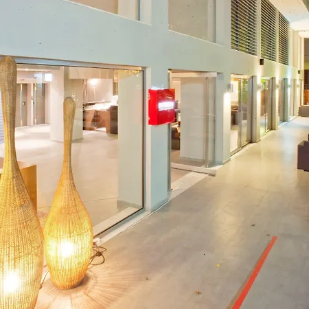 Oktober Downtown Boutique Отель