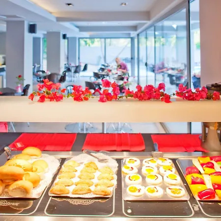 Отель Oktober Downtown Boutique Родос