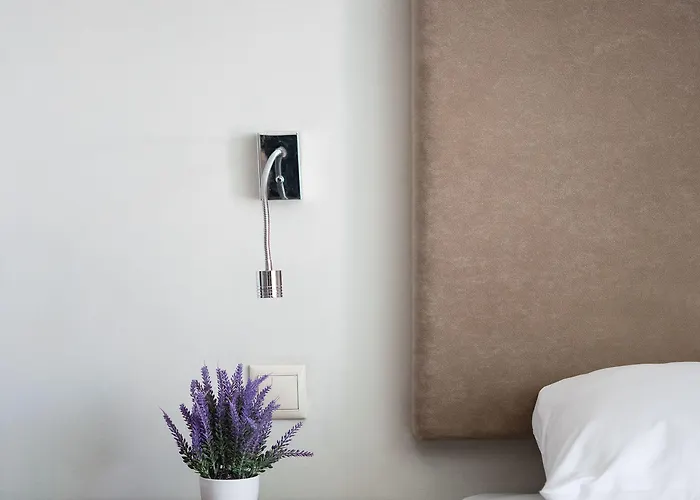 Oktober Downtown Boutique Rhodes City